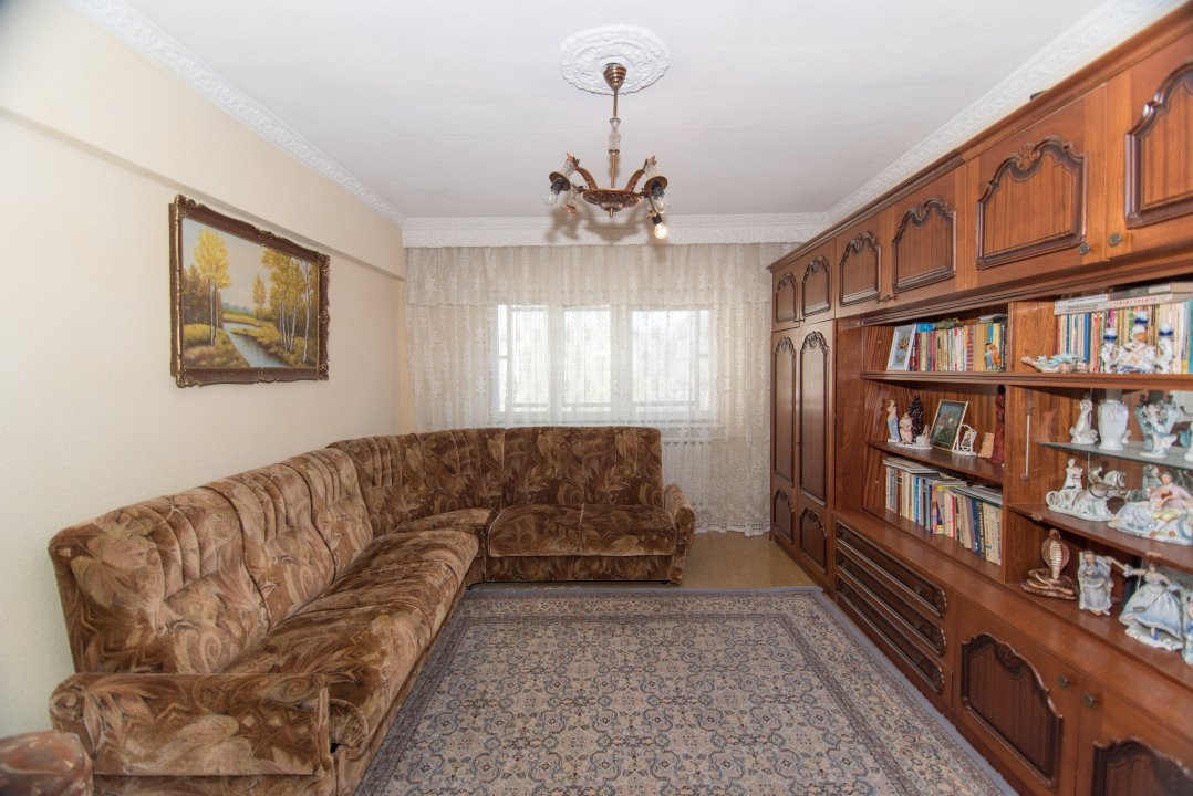 Apartament decomandat Costesti - zona excelenta