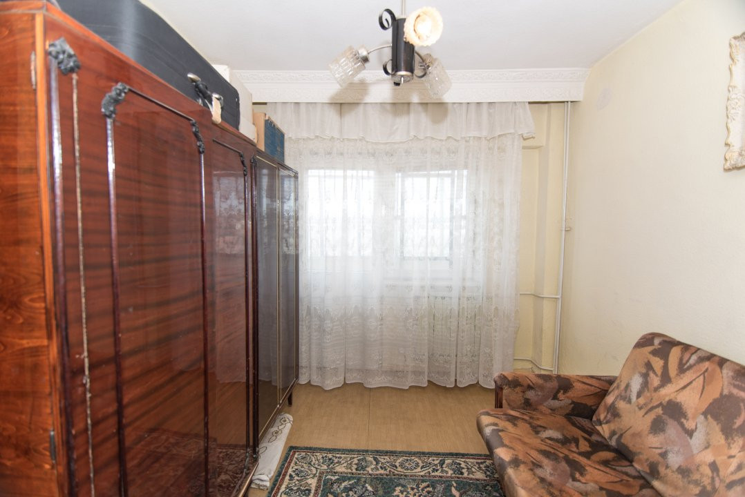 Apartament decomandat Costesti - zona excelenta