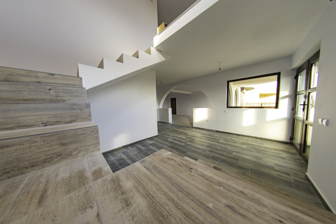 Casa spațioasă de vanzare - 225 mp utili, strada Scoarței, Bradu/zona Primăriei