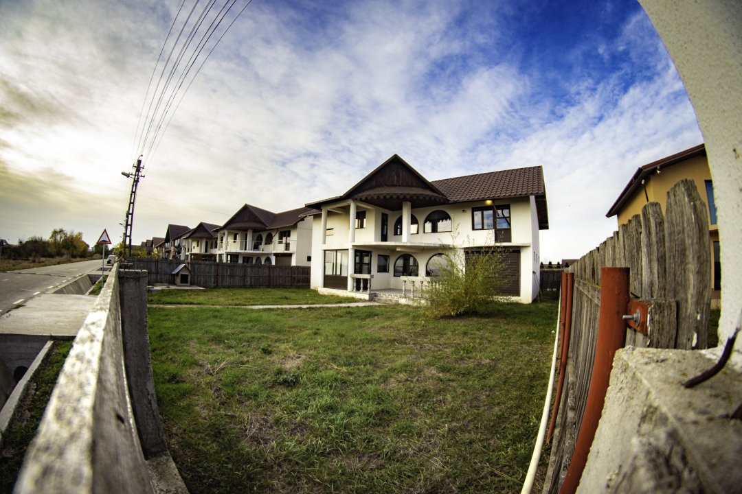 Casa spațioasă de vanzare - 225 mp utili, strada Scoarței, Bradu/zona Primăriei