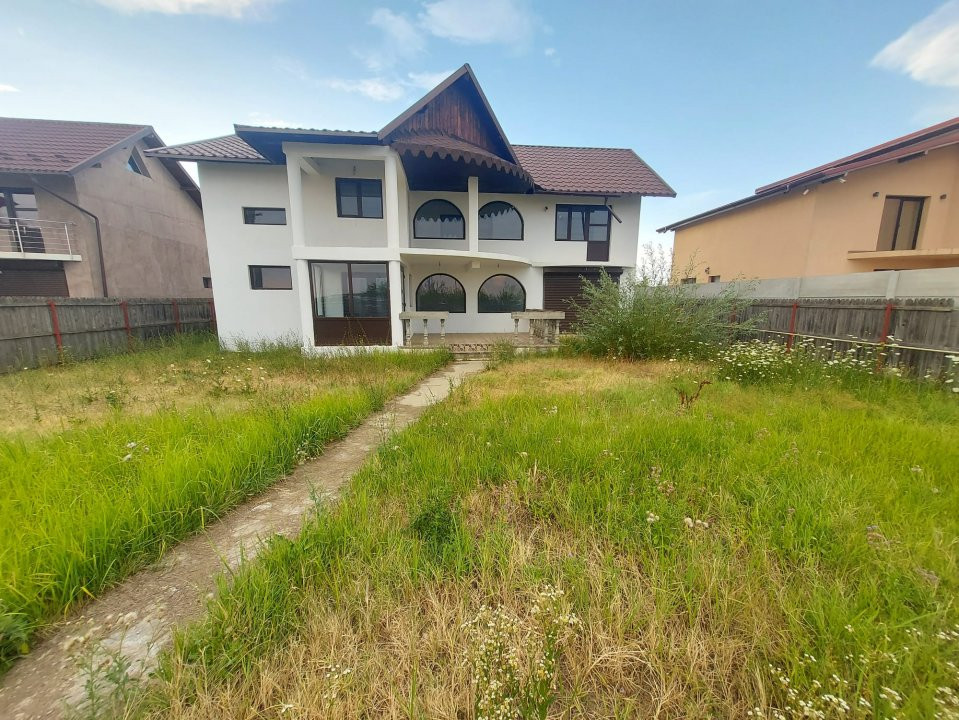 Casa spațioasă de vanzare - 225 mp utili, strada Scoarței, Bradu/zona Primăriei