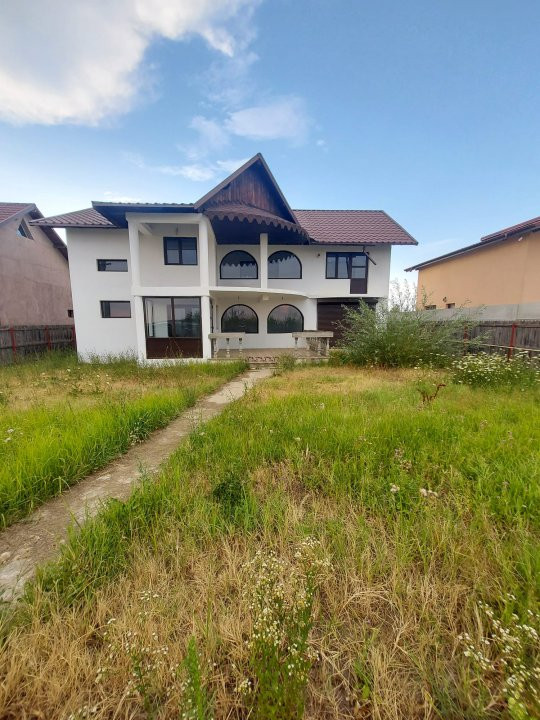 Casa spațioasă de vanzare - 225 mp utili, strada Scoarței, Bradu/zona Primăriei