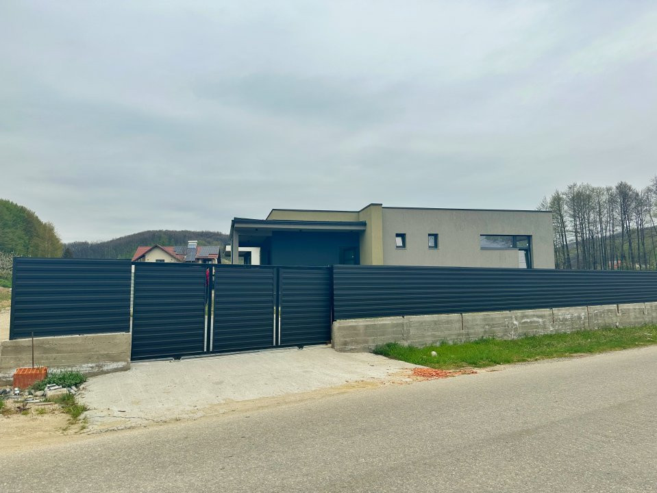 Casa moderna pe parter 3 camere Budeasa Mica