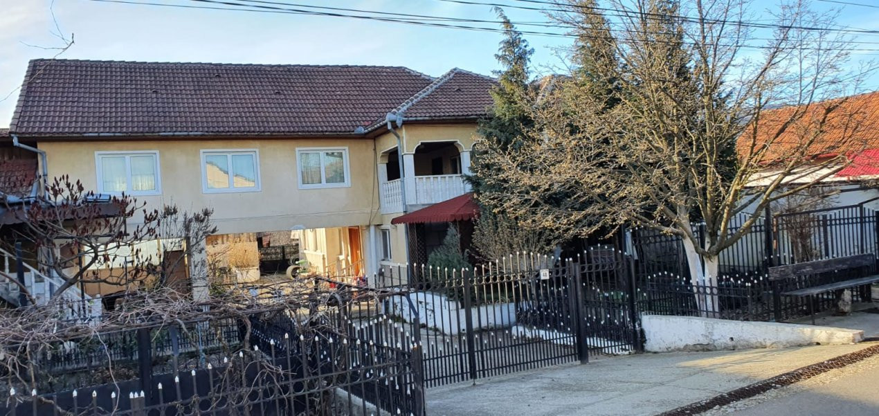 Casă / Pensiune de vânzare – Balta, Gorj 