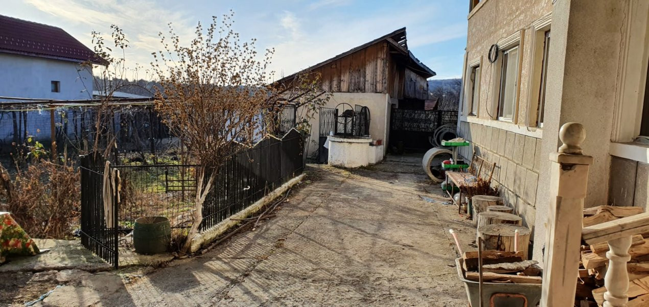 Casă / Pensiune de vânzare – Balta, Gorj 
