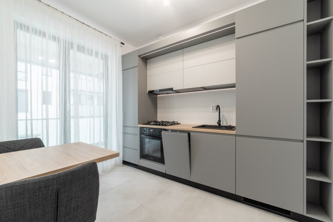 Studio lux, bloc nou VSC5 - Fratii Golesti, parcare privata, vedere pe spate