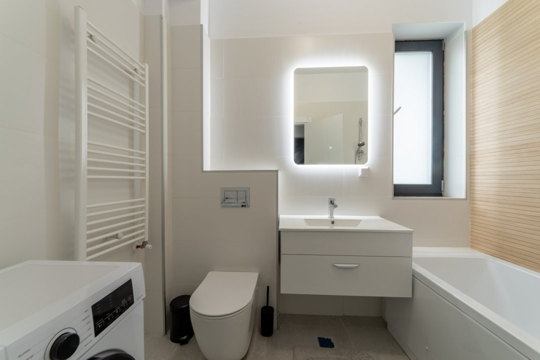 Studio lux, bloc nou VSC5 - Fratii Golesti, parcare privata, vedere pe spate