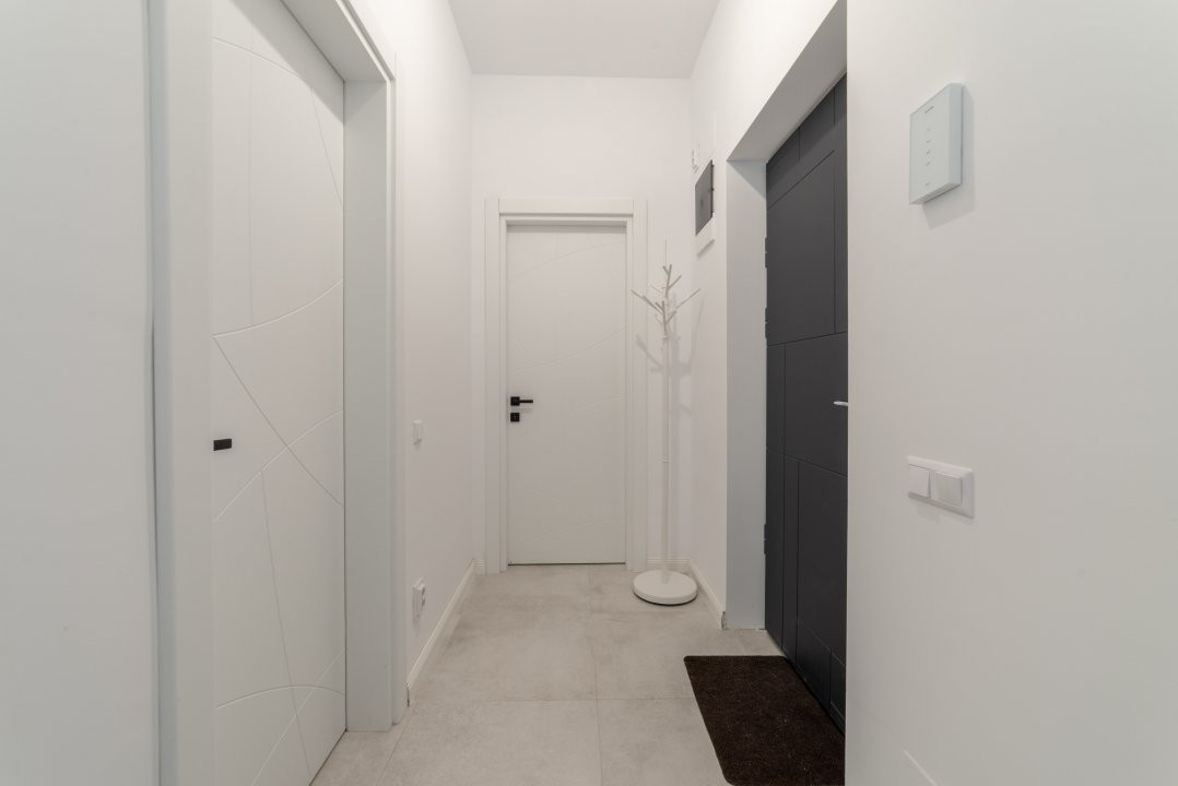 Studio lux, bloc nou VSC5 - Fratii Golesti, parcare privata, vedere pe spate