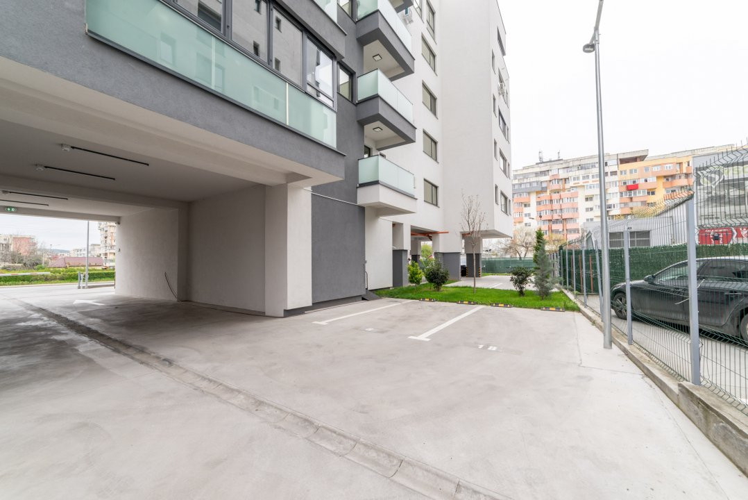Studio lux, bloc nou VSC5 - Fratii Golesti, parcare privata, vedere pe spate