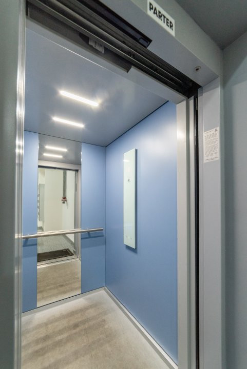 Studio lux, bloc nou VSC5 - Fratii Golesti, parcare privata, vedere pe spate