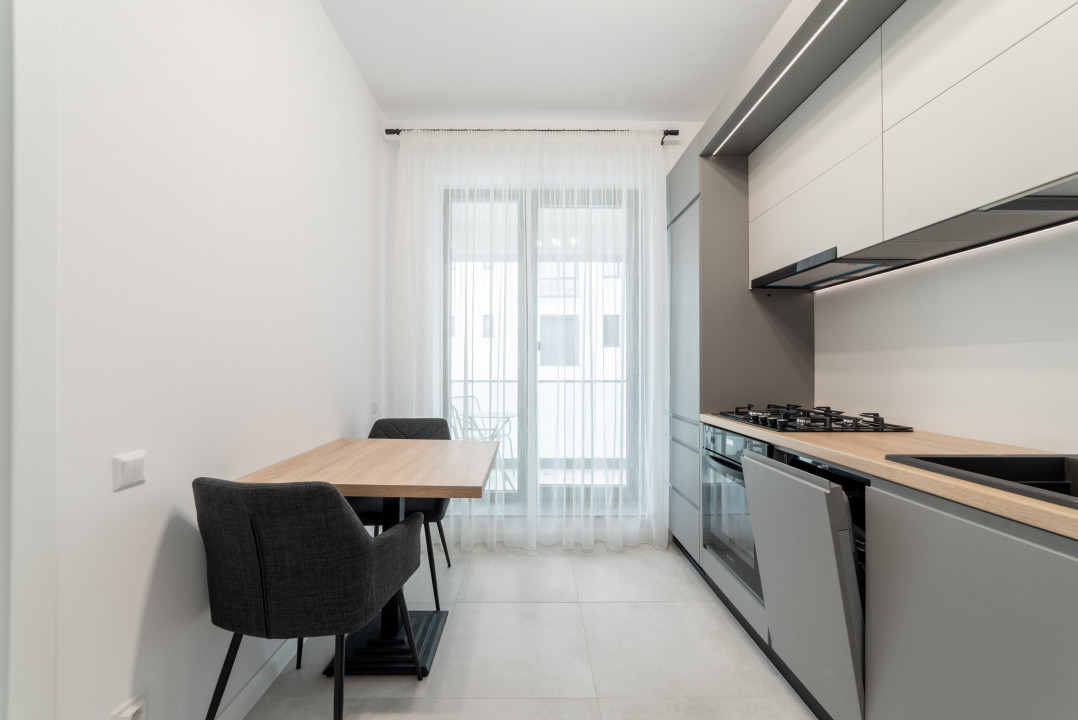 Studio lux, bloc nou VSC5 - Fratii Golesti, parcare privata, vedere pe spate