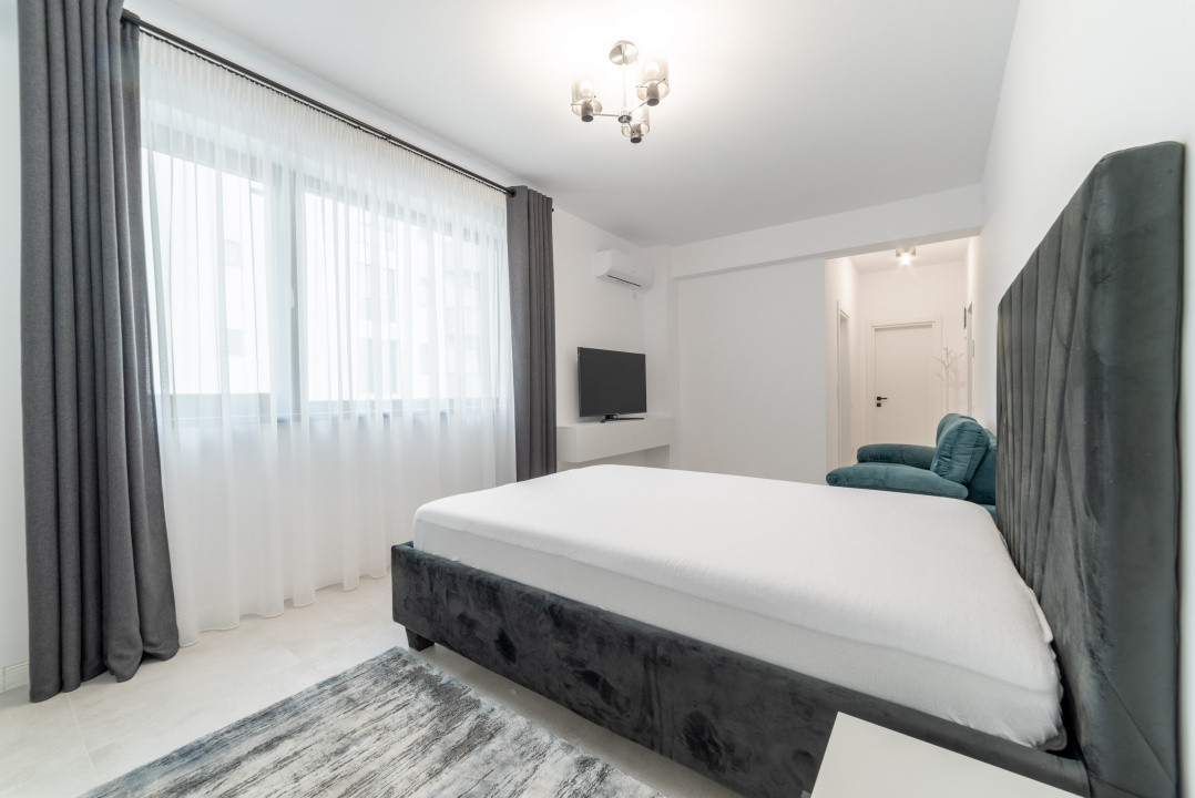 Studio lux, bloc nou VSC5 - Fratii Golesti, parcare privata, vedere pe spate