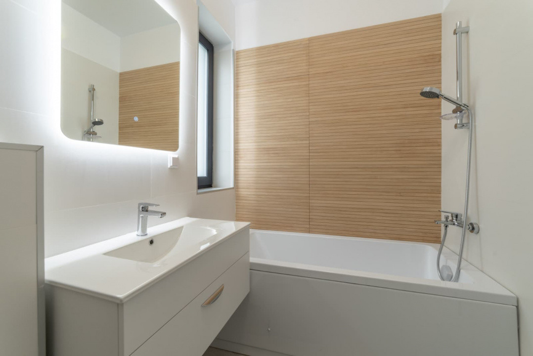 Studio lux, bloc nou VSC5 - Fratii Golesti, parcare privata, vedere pe spate