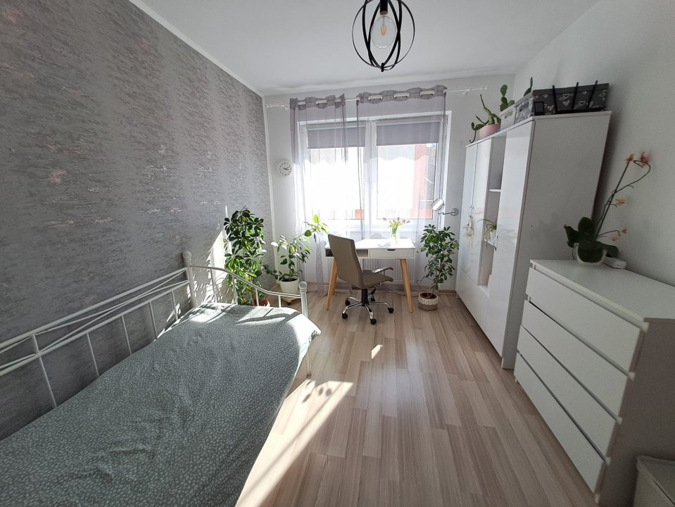 De vânzare Apartament în casă, 3 camere ,str Argeșului