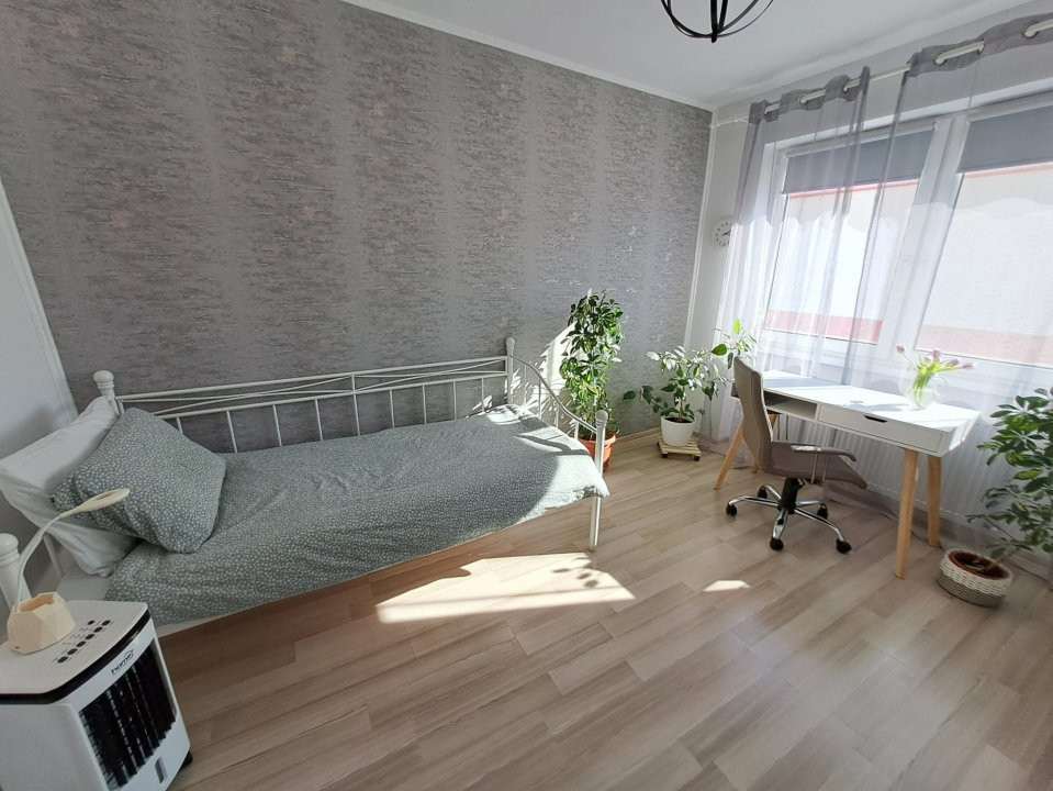 De vânzare Apartament în casă, 3 camere ,str Argeșului