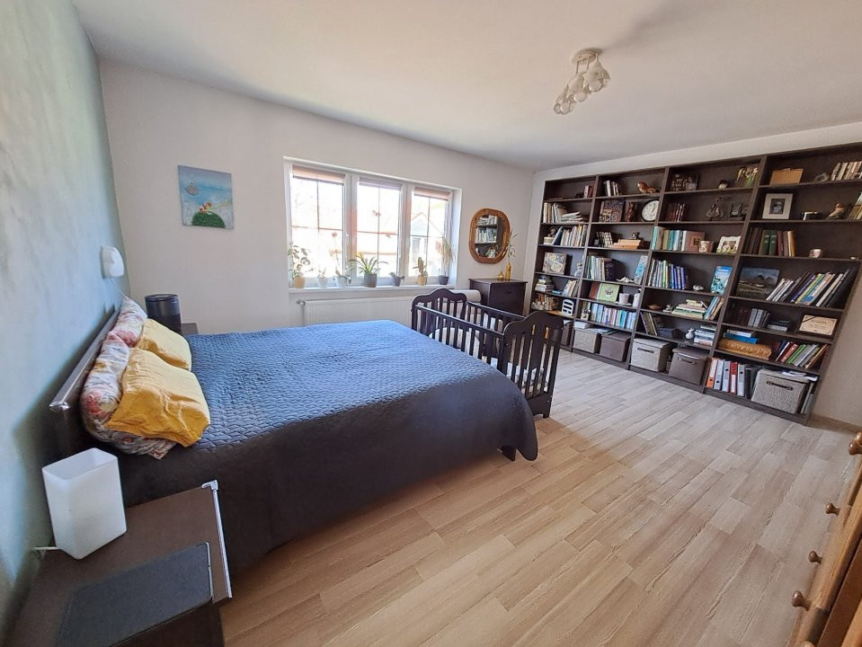 De vânzare Apartament în casă, 3 camere ,str Argeșului