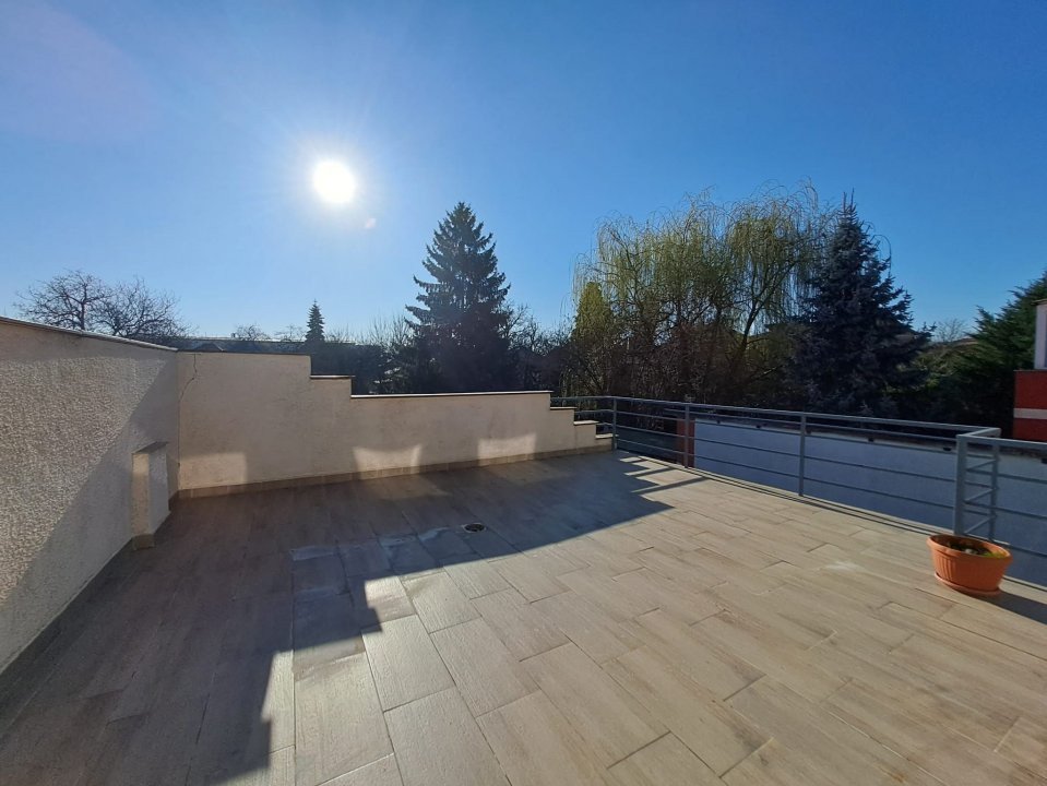 De vânzare Apartament în casă, 3 camere ,str Argeșului