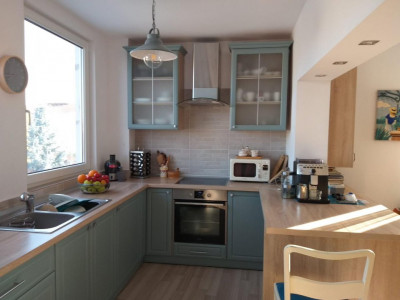 De vânzare Apartament în casă, 3 camere ,str Argeșului