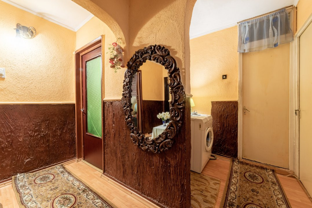 Apartament 3 camere decomandat etaj 2- Topoloveni!