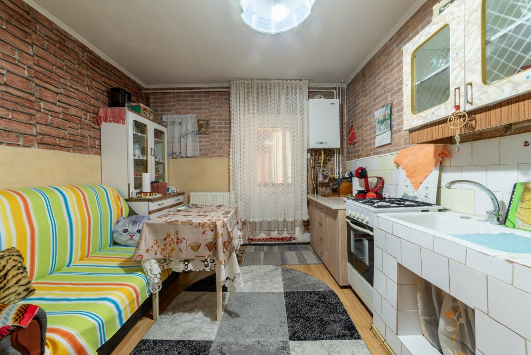 Apartament 3 camere decomandat etaj 2- Topoloveni!