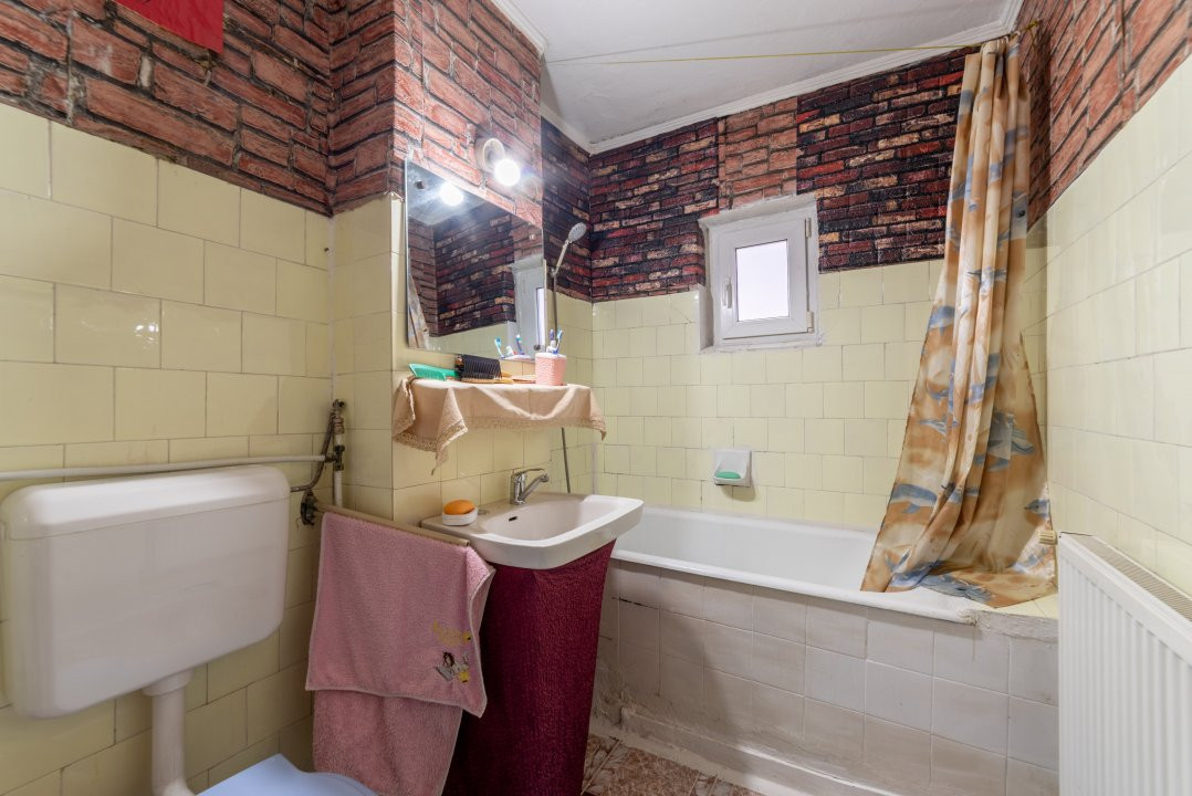 Apartament 3 camere decomandat etaj 2- Topoloveni!