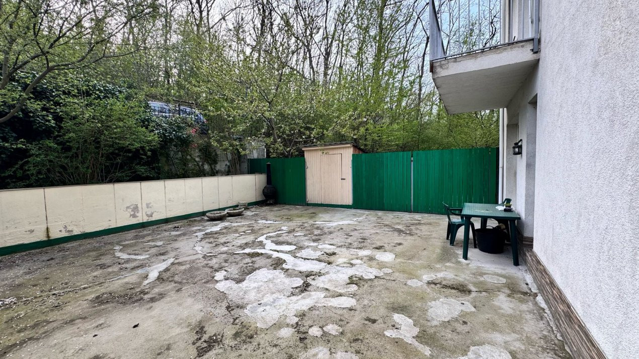 Apartament cu curte privata generoasa,intr-o zona verde a Clujului,Edgar Quinet