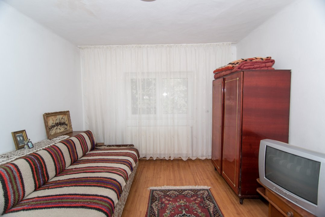 Casa de vanzare Titesti + 1000 mp teren + Toate utilitatile
