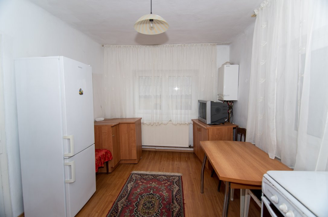 Casa de vanzare Titesti + 1000 mp teren + Toate utilitatile