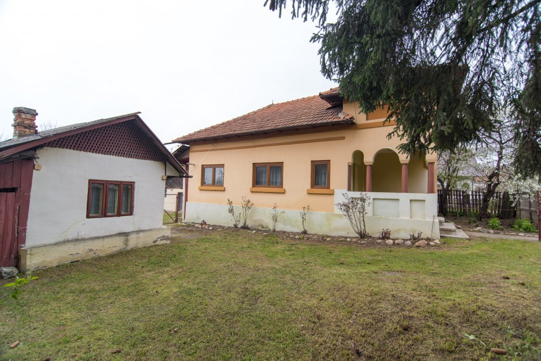 Casa de vanzare Titesti + 1000 mp teren + Toate utilitatile