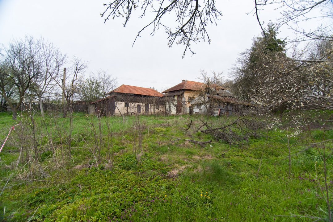 Casa de vanzare Titesti + 1000 mp teren + Toate utilitatile