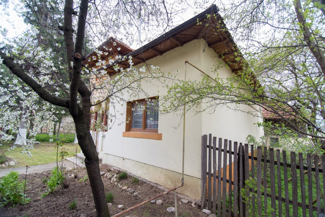 Casa de vanzare Titesti + 1000 mp teren + Toate utilitatile