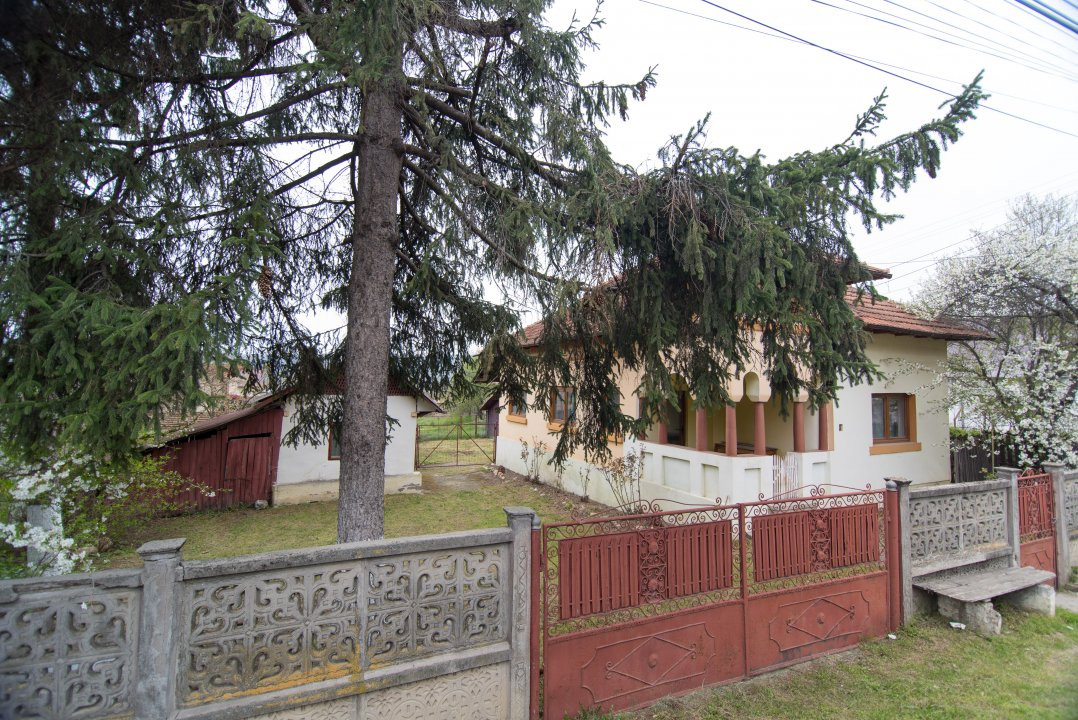 Casa de vanzare Titesti + 1000 mp teren + Toate utilitatile