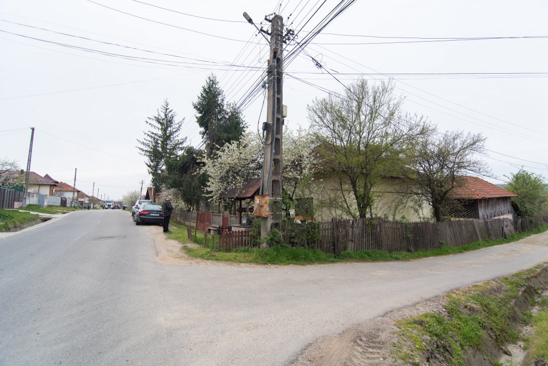Casa de vanzare Titesti + 1000 mp teren + Toate utilitatile