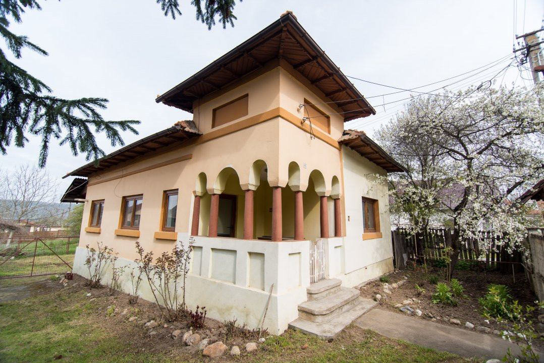 Casa de vanzare Titesti + 1000 mp teren + Toate utilitatile