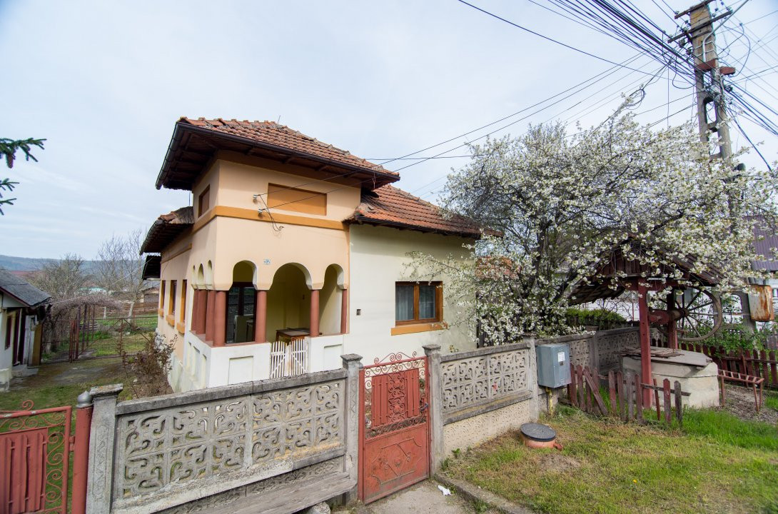 Casa de vanzare Titesti + 1000 mp teren + Toate utilitatile