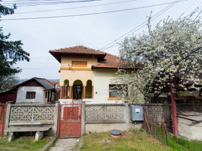 Casa de vanzare Titesti + 1000 mp teren + Toate utilitatile