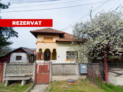Casa de vanzare Titesti + 1000 mp teren + Toate utilitatile