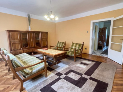 De Vânzare apartament în casă, Central 