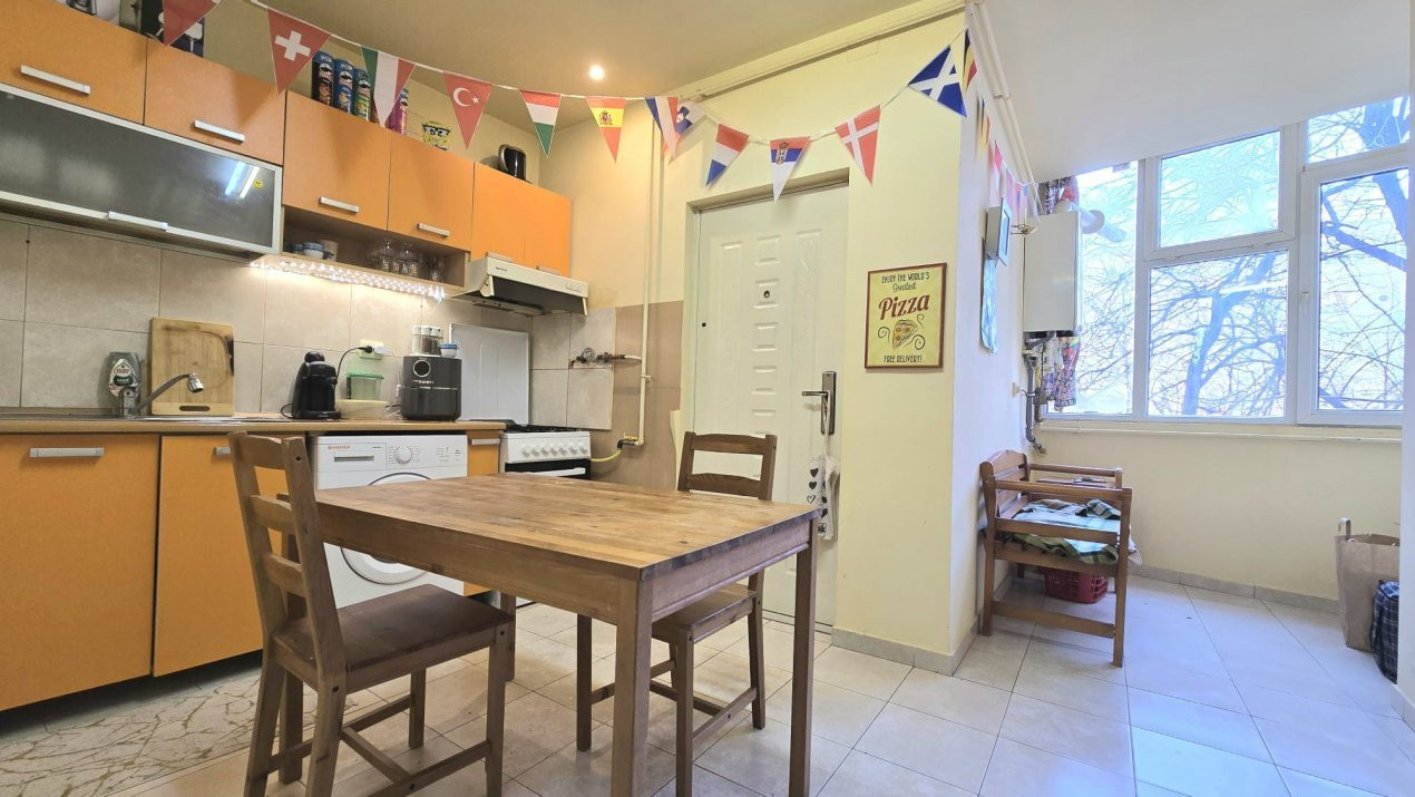 3 camere cu centrala, cladire interbelica 