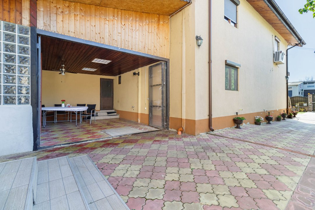 Casa Tunari Central – curte mare, living generos, pozitie excelenta