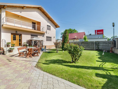 Casa Tunari Central – curte mare, living generos, pozitie excelenta