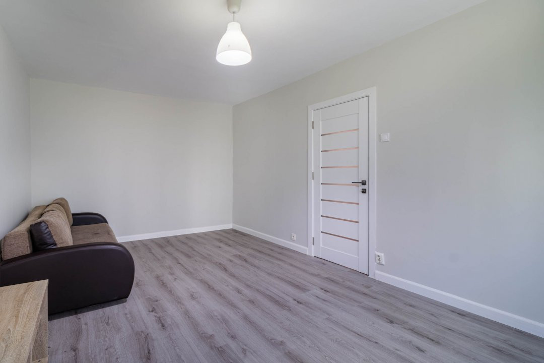 Nu te gandi apartament 2 camere decomandat centrala proprie etaj intermediar