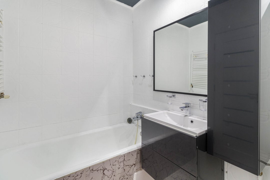 Nu te gandi apartament 2 camere decomandat centrala proprie etaj intermediar
