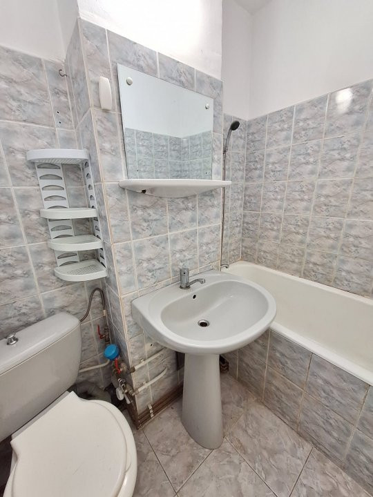 Vanzare apartament 2 camere Gavana 2 etaj 1 centrala termica