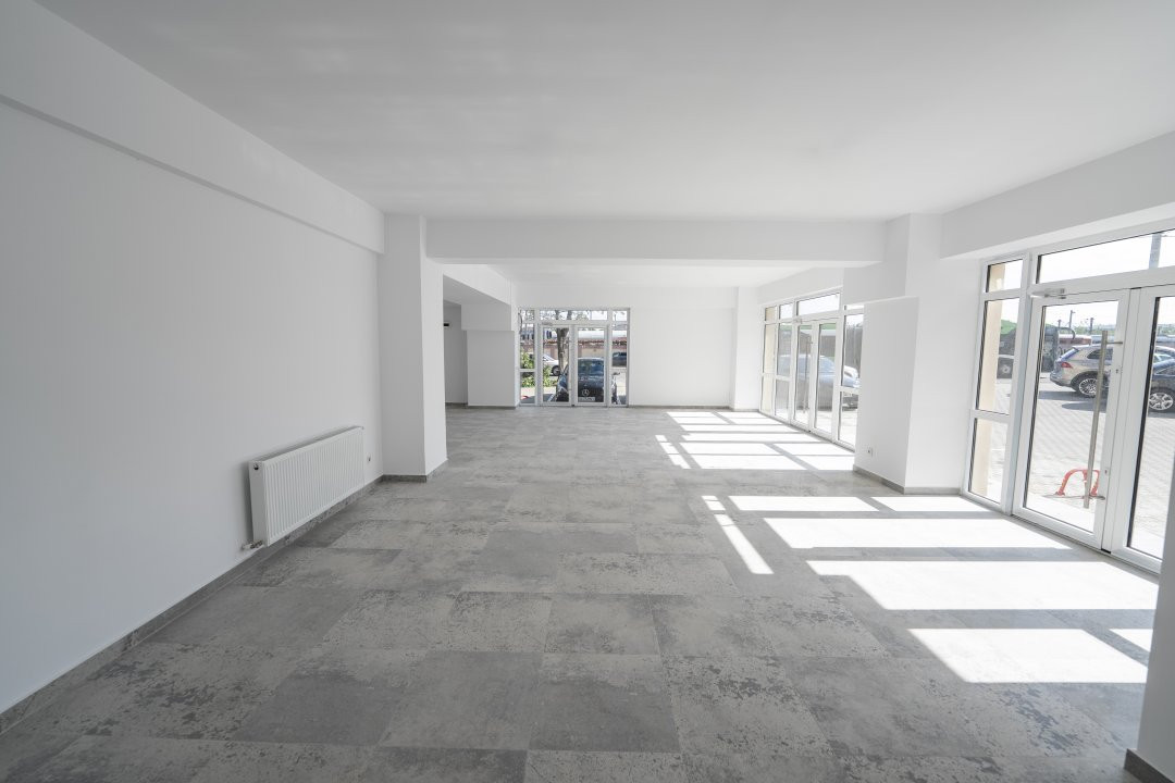 Spatiu comercial stradal, parter bloc nou - zona ultracirculata Petrom Gara