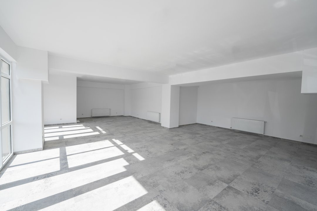 Spatiu comercial stradal, parter bloc nou - zona ultracirculata Petrom Gara