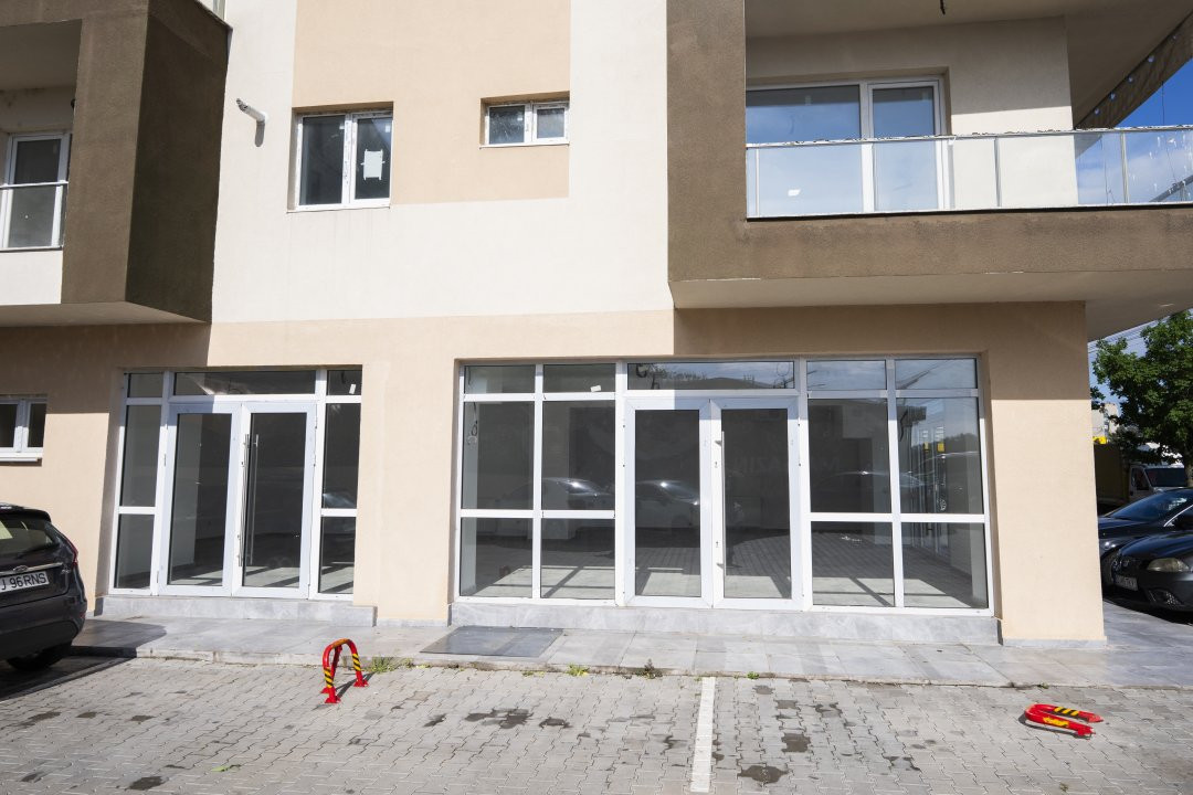Spatiu comercial stradal, parter bloc nou - zona ultracirculata Petrom Gara
