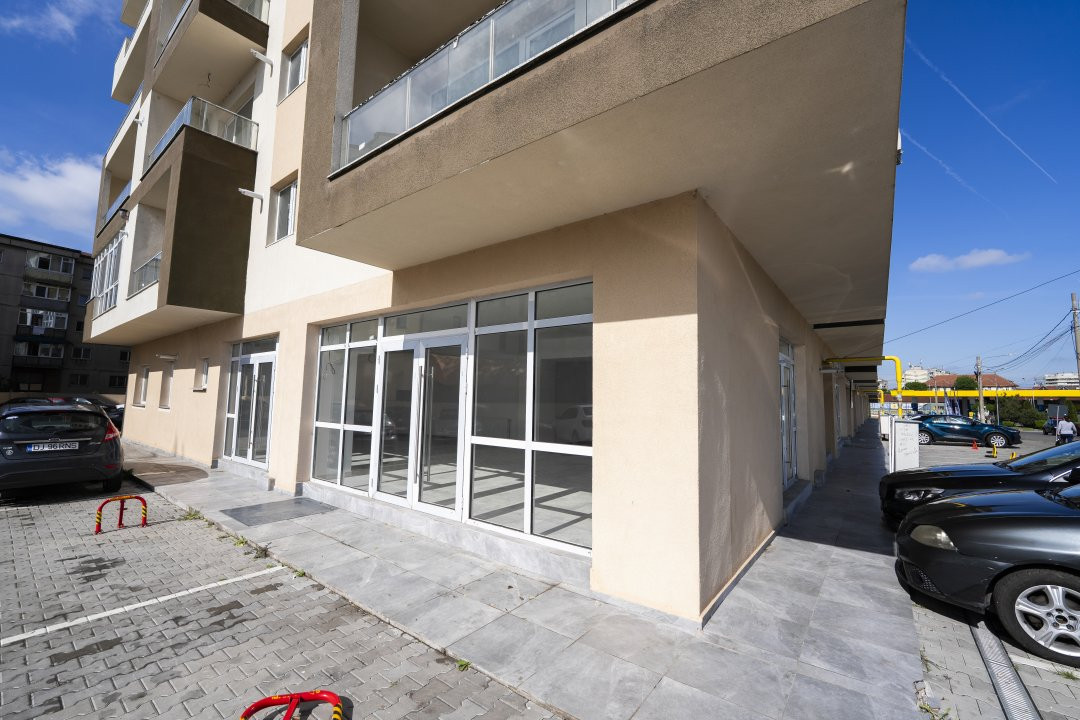 Spatiu comercial stradal, parter bloc nou - zona ultracirculata Petrom Gara