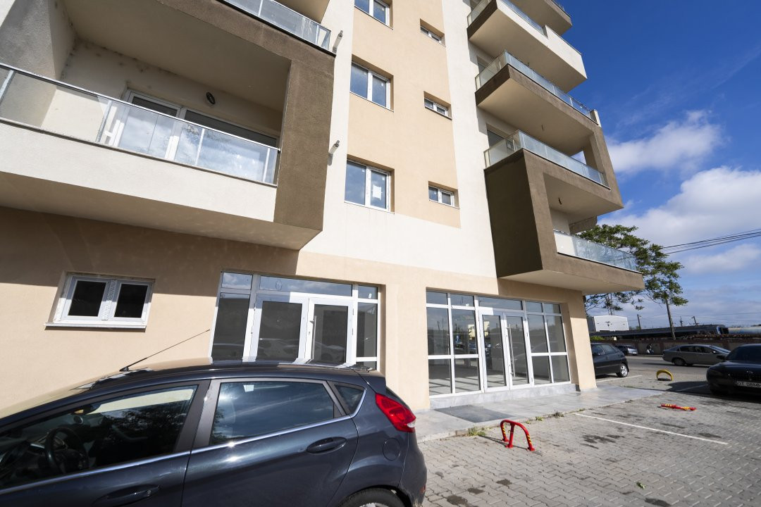 Spatiu comercial stradal, parter bloc nou - zona ultracirculata Petrom Gara