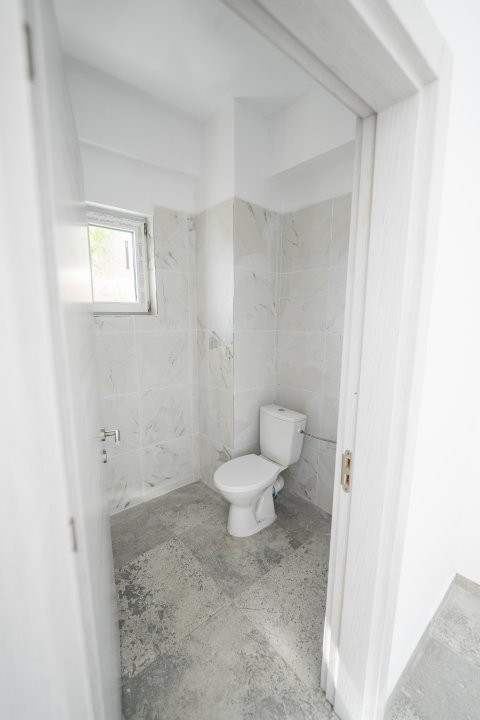 Spatiu comercial stradal, parter bloc nou - zona ultracirculata Petrom Gara